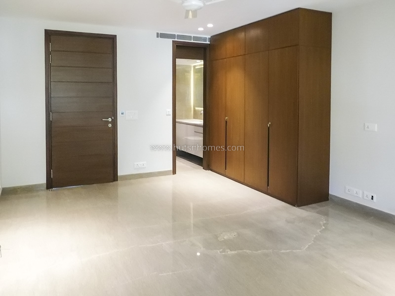 3 BHK Duplex For Rent in Prithviraj Road