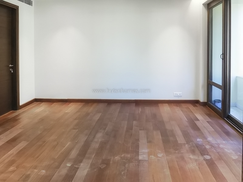 3 BHK Duplex For Rent in Prithviraj Road