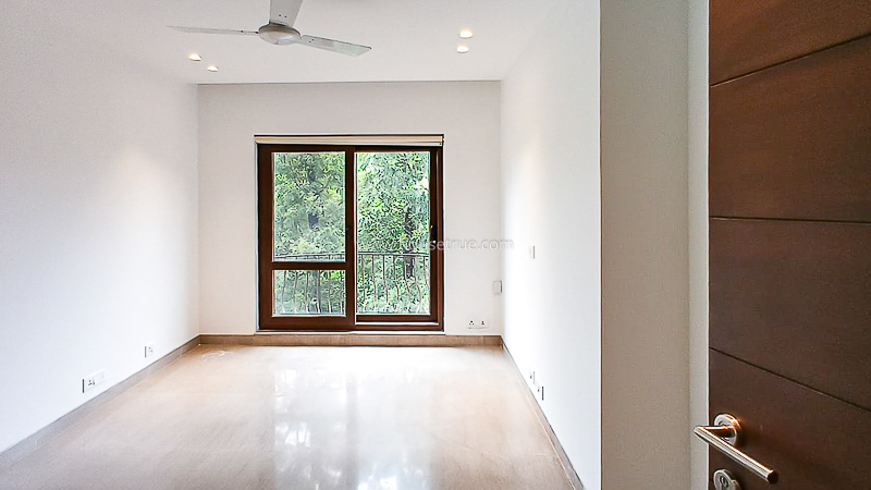 3 BHK Duplex For Rent in Prithviraj Road