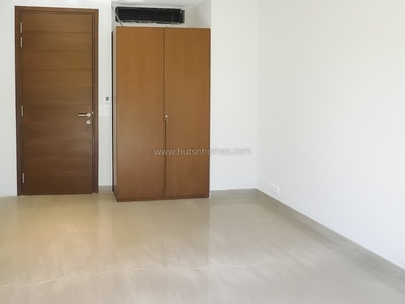 3 BHK Duplex For Rent in Prithviraj Road