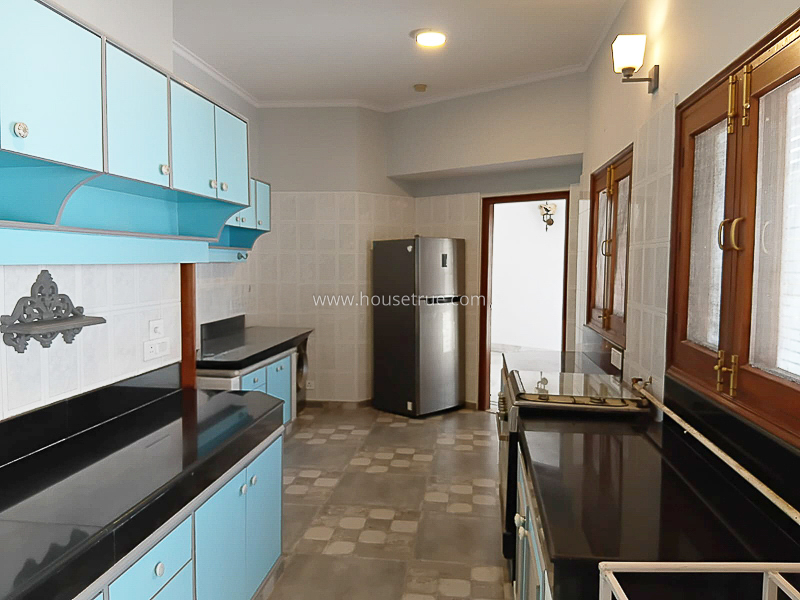 3 BHK Flat For Rent in Nizamuddin East