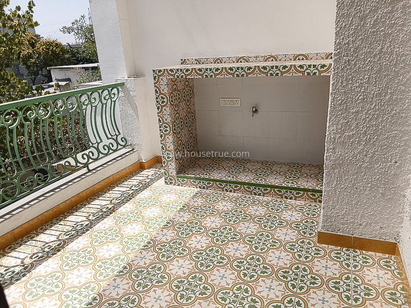 3 BHK Flat For Rent in Nizamuddin East