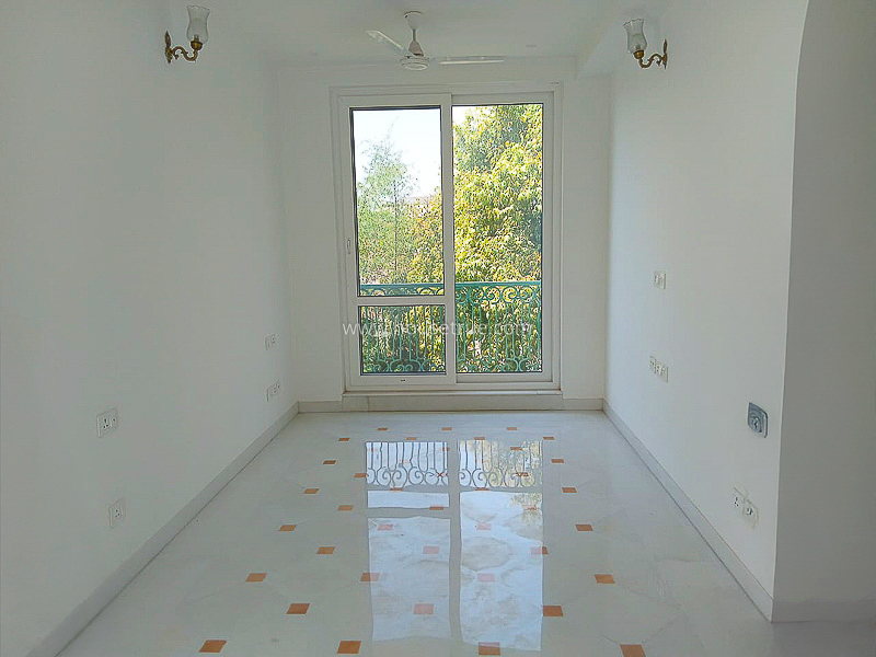 3 BHK Flat For Rent in Nizamuddin East