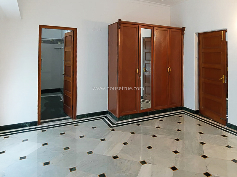 3 BHK Flat For Rent in Nizamuddin East