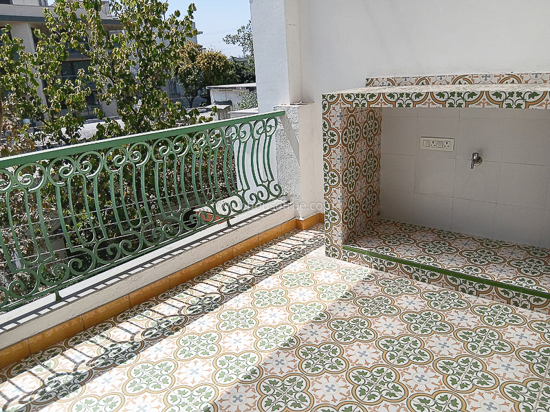 3 BHK Flat For Rent in Nizamuddin East