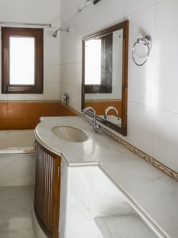 7 BHK House For Rent in Maharani Bagh