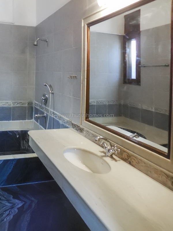 7 BHK House For Rent in Maharani Bagh