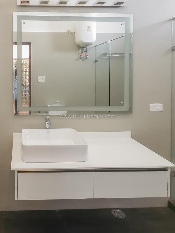 3 BHK Flat For Rent in Sundar Nagar