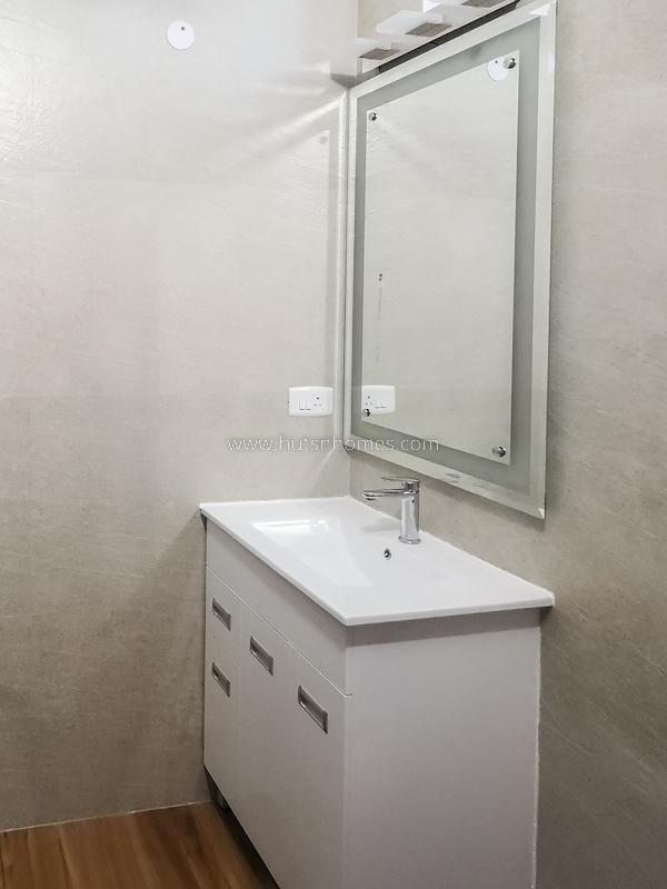 3 BHK Flat For Rent in Sundar Nagar