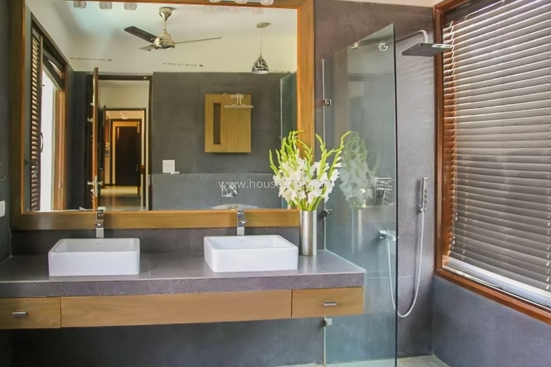 8 BHK Farm House For Rent in Dlf Chattarpur Farms