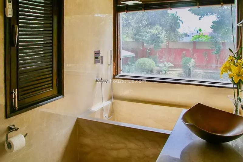 8 BHK Farm House For Rent in Dlf Chattarpur Farms