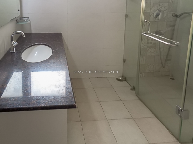 5 BHK House For Rent in Vasant Vihar