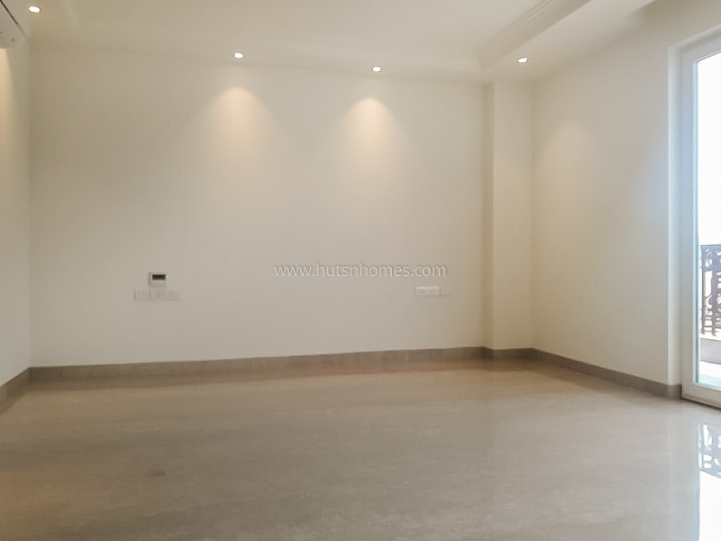 4 BHK Flat For Rent in Vasant Vihar