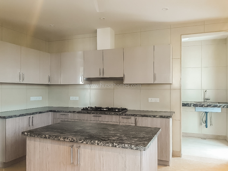 4 BHK Flat For Rent in Vasant Vihar