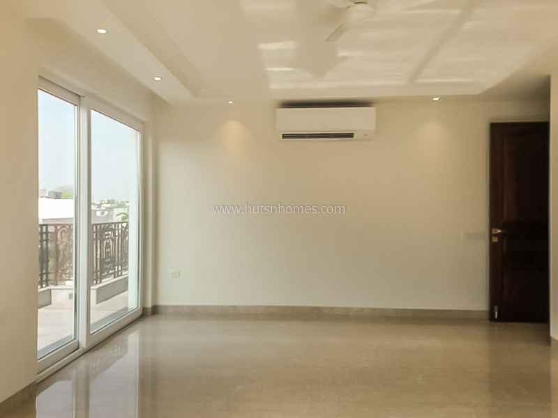 4 BHK Flat For Rent in Vasant Vihar
