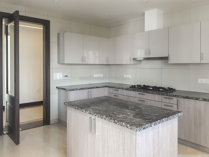 5 BHK Flat For Rent in Vasant Vihar