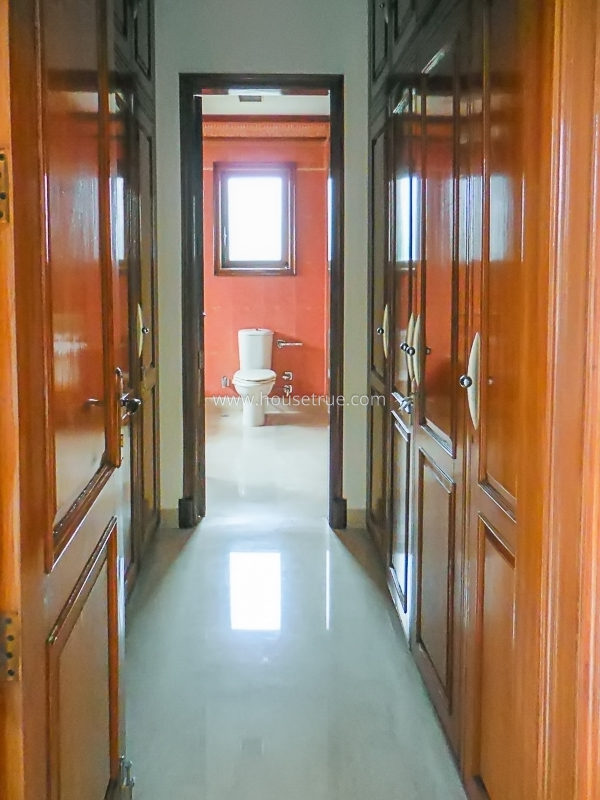 5 BHK Builder Floor For Rent in Shanti Niketan