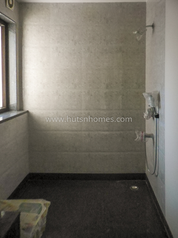 4 BHK Builder Floor For Rent in Shanti Niketan