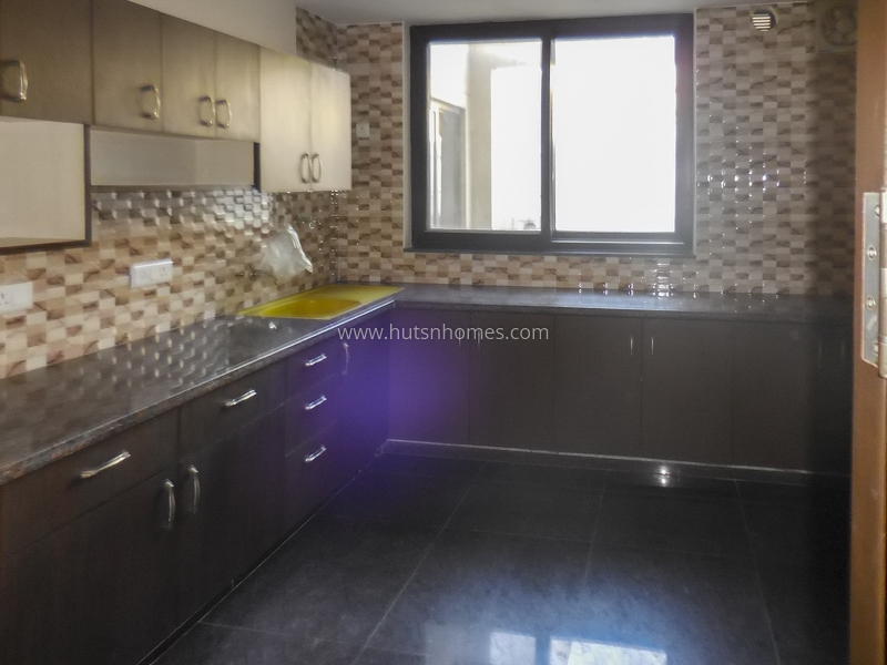 4 BHK Flat For Rent in Shanti Niketan