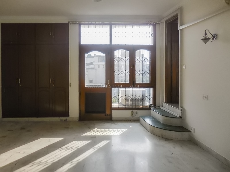 4 BHK Duplex For Rent in Shanti Niketan