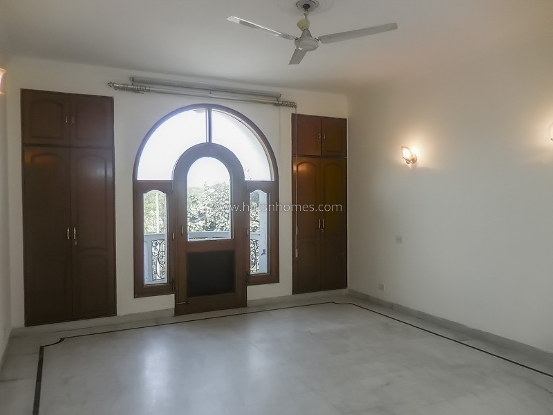 4 BHK Duplex For Rent in Shanti Niketan