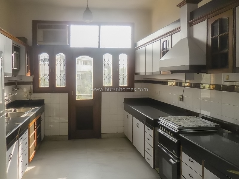 4 BHK Duplex For Rent in Shanti Niketan