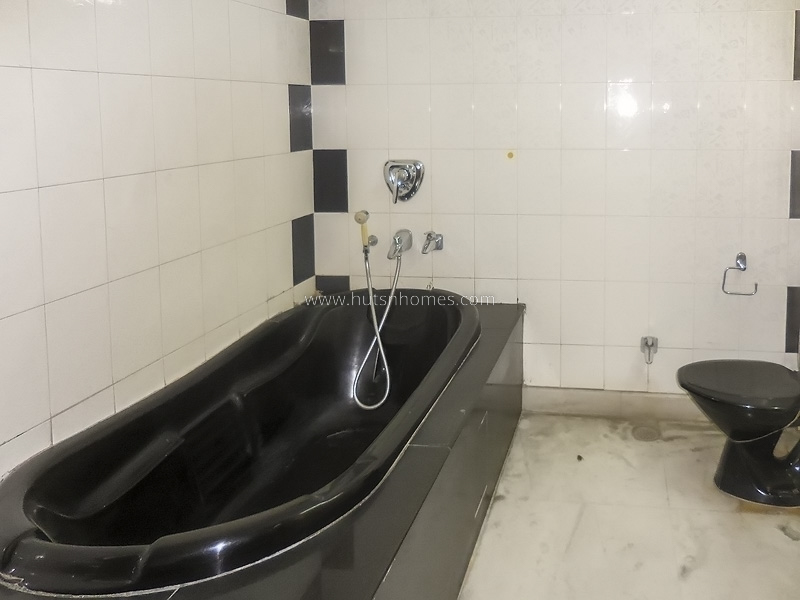 4 BHK Duplex For Rent in Shanti Niketan