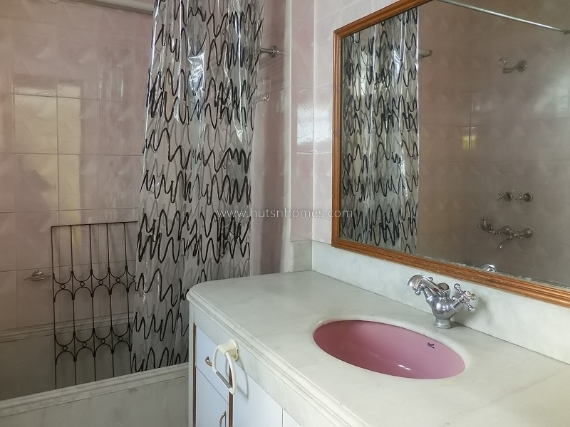 4 BHK Duplex For Rent in Shanti Niketan