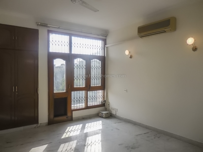 4 BHK Duplex For Rent in Shanti Niketan