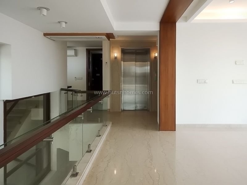 4 BHK Duplex For Rent in Shanti Niketan