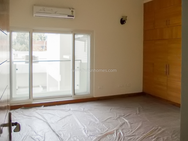 3 BHK Flat For Rent in Shanti Niketan
