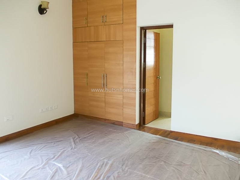 3 BHK Flat For Rent in Shanti Niketan
