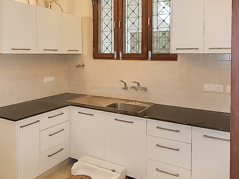 5 BHK Flat For Rent in Shanti Niketan