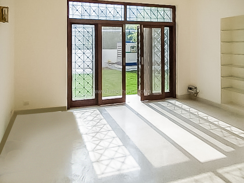 5 BHK Flat For Rent in Shanti Niketan