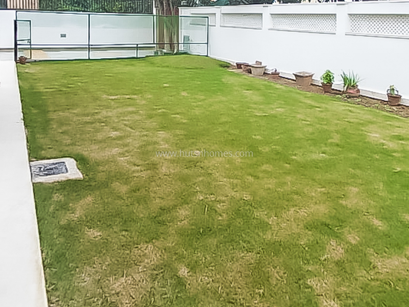 5 BHK Flat For Rent in Shanti Niketan