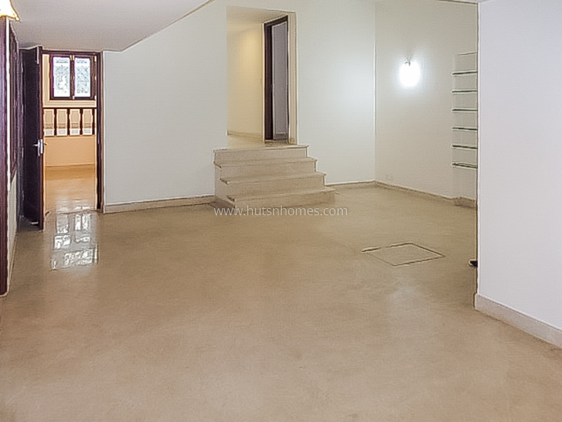 5 BHK Flat For Rent in Shanti Niketan