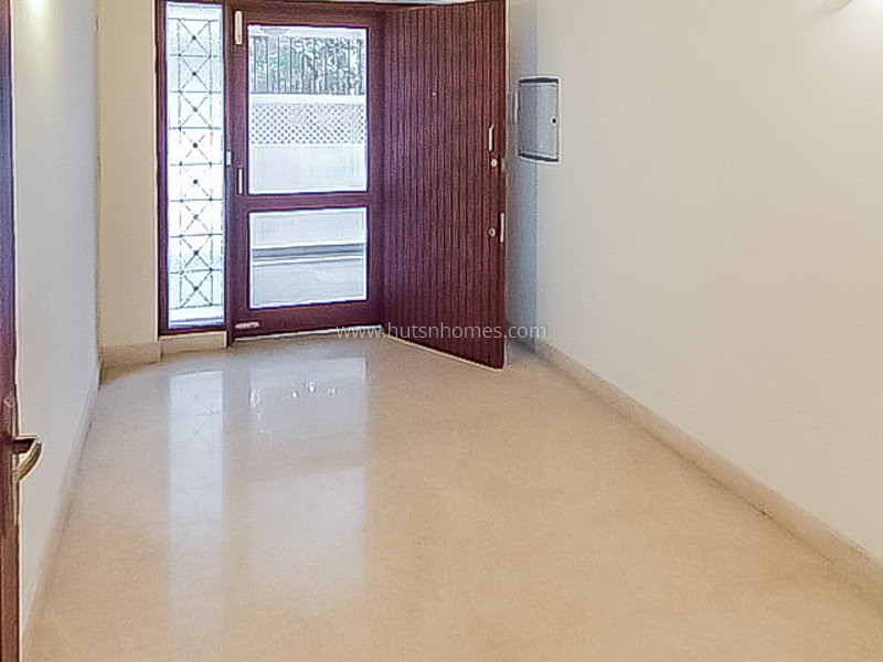 5 BHK Flat For Rent in Shanti Niketan