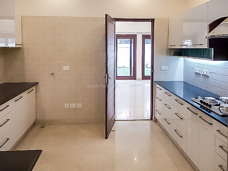 5 BHK Flat For Rent in Shanti Niketan