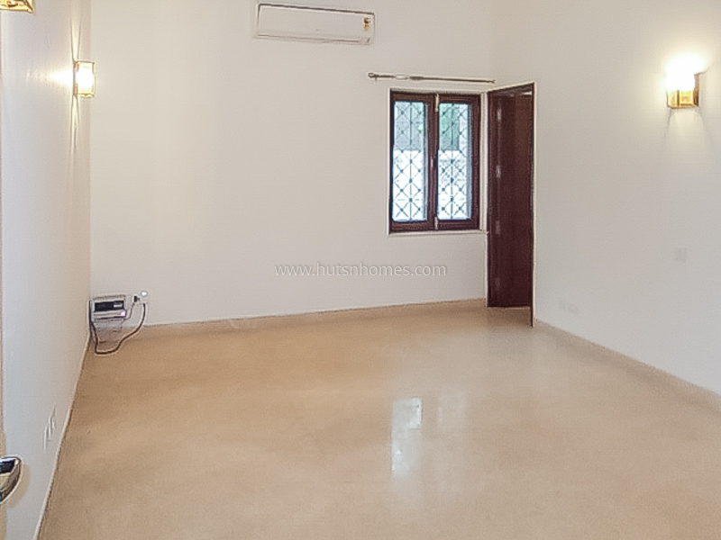 5 BHK Flat For Rent in Shanti Niketan