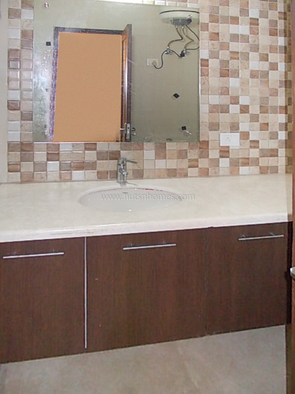 5 BHK Flat For Rent in Shanti Niketan