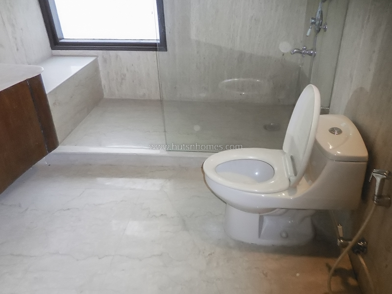 4 BHK Duplex For Rent in Shanti Niketan