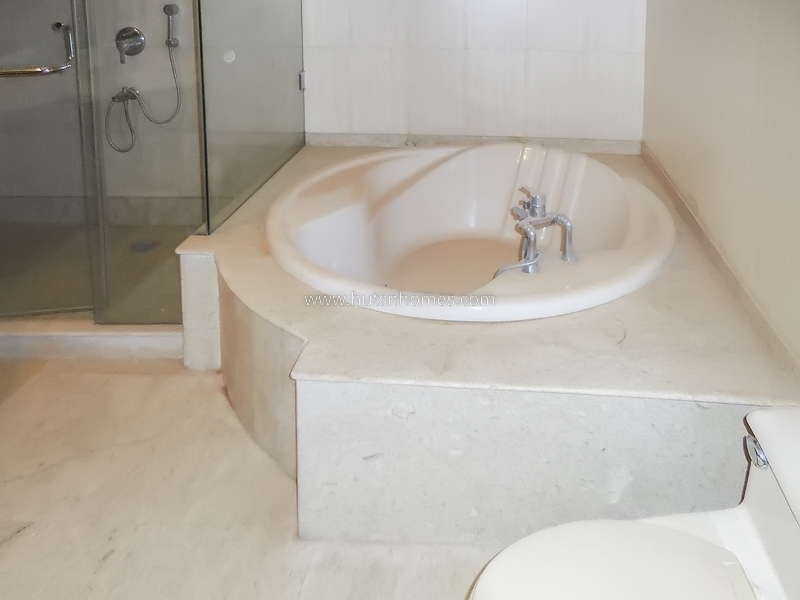 4 BHK Duplex For Rent in Shanti Niketan