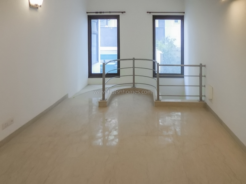 4 BHK Duplex For Rent in Shanti Niketan