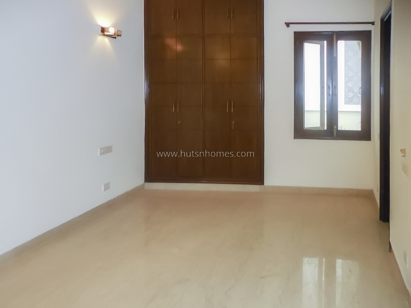 4 BHK Duplex For Rent in Shanti Niketan