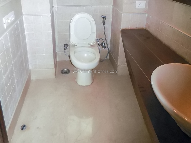 4 BHK Duplex For Rent in Shanti Niketan