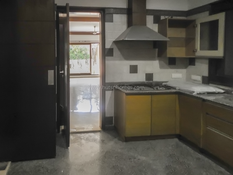 4 BHK Duplex For Rent in Shanti Niketan