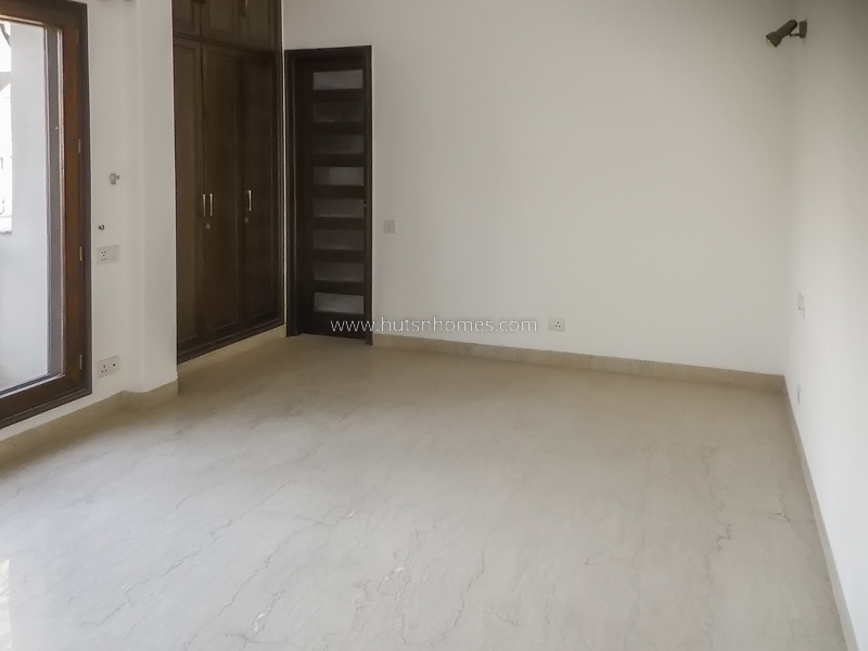 4 BHK Duplex For Rent in Shanti Niketan