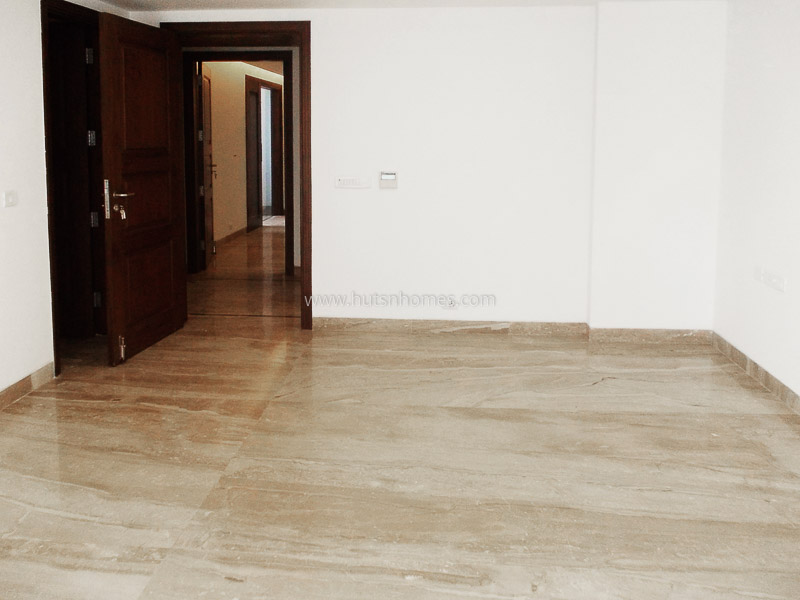 4 BHK Flat For Rent in Shanti Niketan