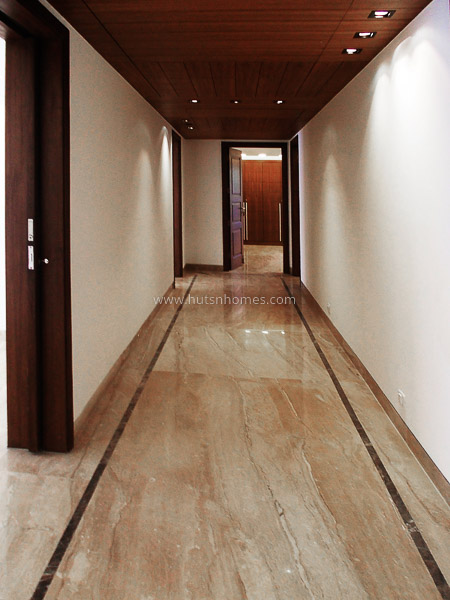 4 BHK Flat For Rent in Shanti Niketan