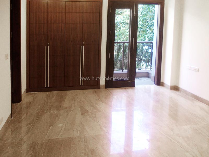 4 BHK Flat For Rent in Shanti Niketan